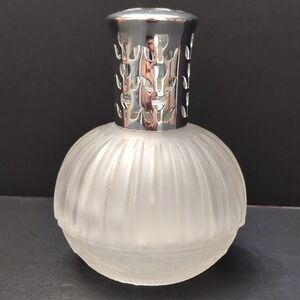 Eden Lampe Aromatic White/Silver Frosted Glass Diffuser Lamp.